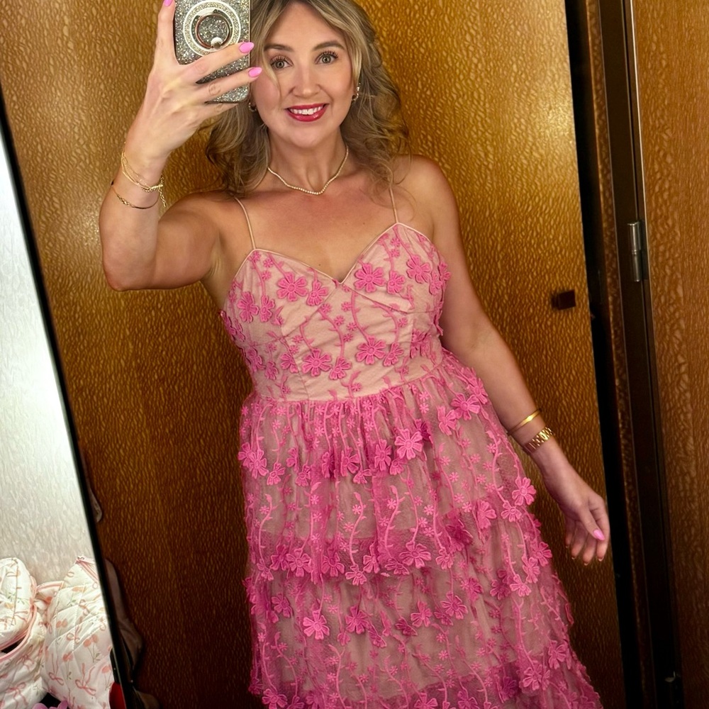 Beautiful pink dress for a wedding or event, maxi dress, cute back detail